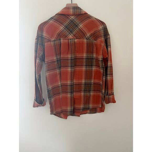 Staccato Plaid Long Sleeve Button Up - Picture 2 of 3